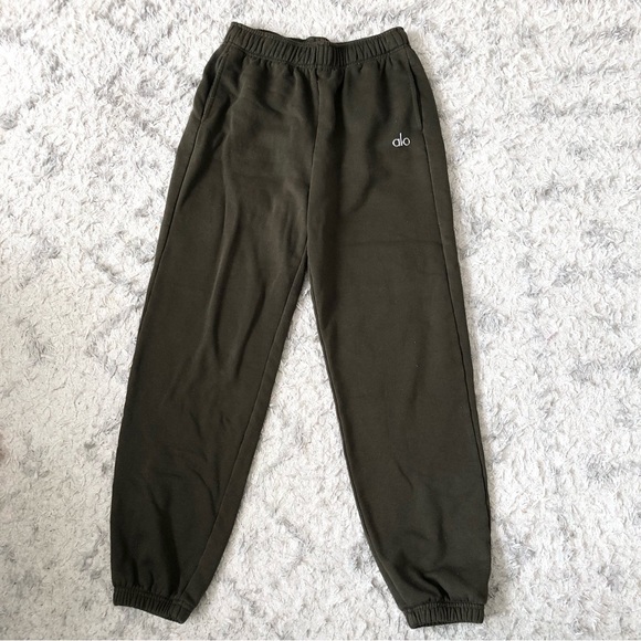 Alo Yoga Accolade Sweatpant Dark Olive M - Picture 6 of 14